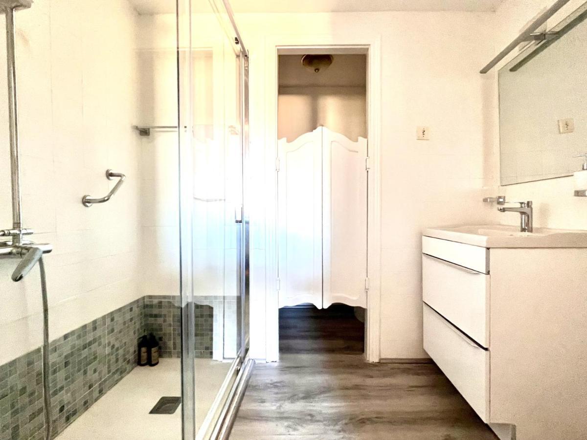 Appartamento Housing Leon Santa Marina Esterno foto